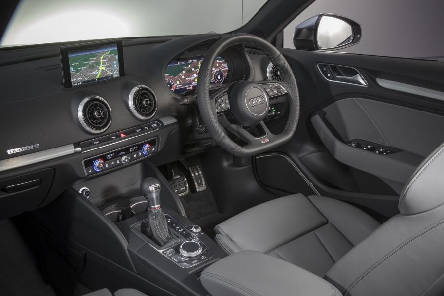 Торпедо Audi S3 Sportback (8V) 2016 года  (UK) (фото 6 из 6)